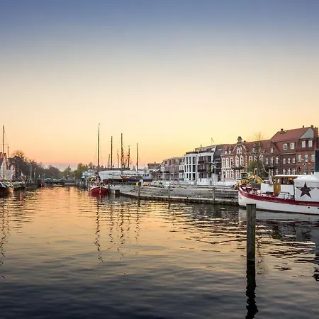 Yachthafendomizil 2 公寓